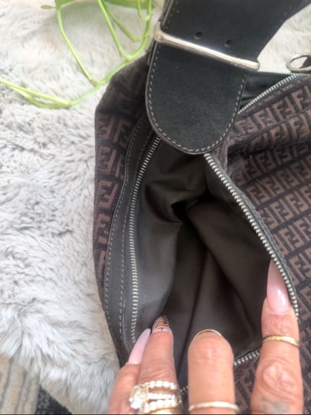 Fendi Black Zucchino Canvas Oyster Shoulder Bag - Picture 6 of 7